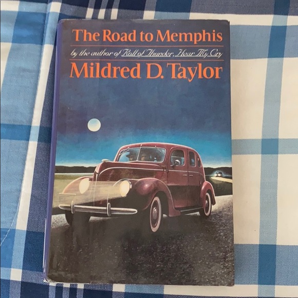 Books - Picture 3 of 4